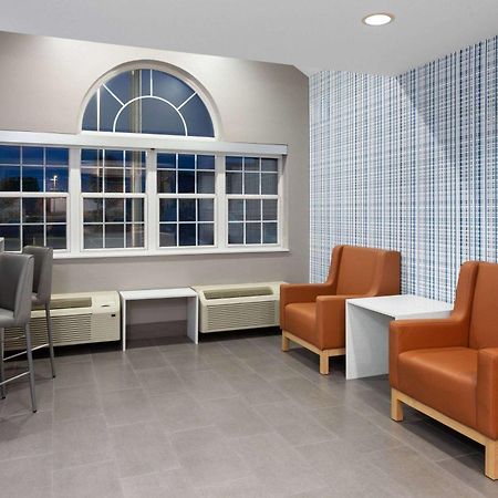 Microtel Inn By Wyndham Janesville Εξωτερικό φωτογραφία