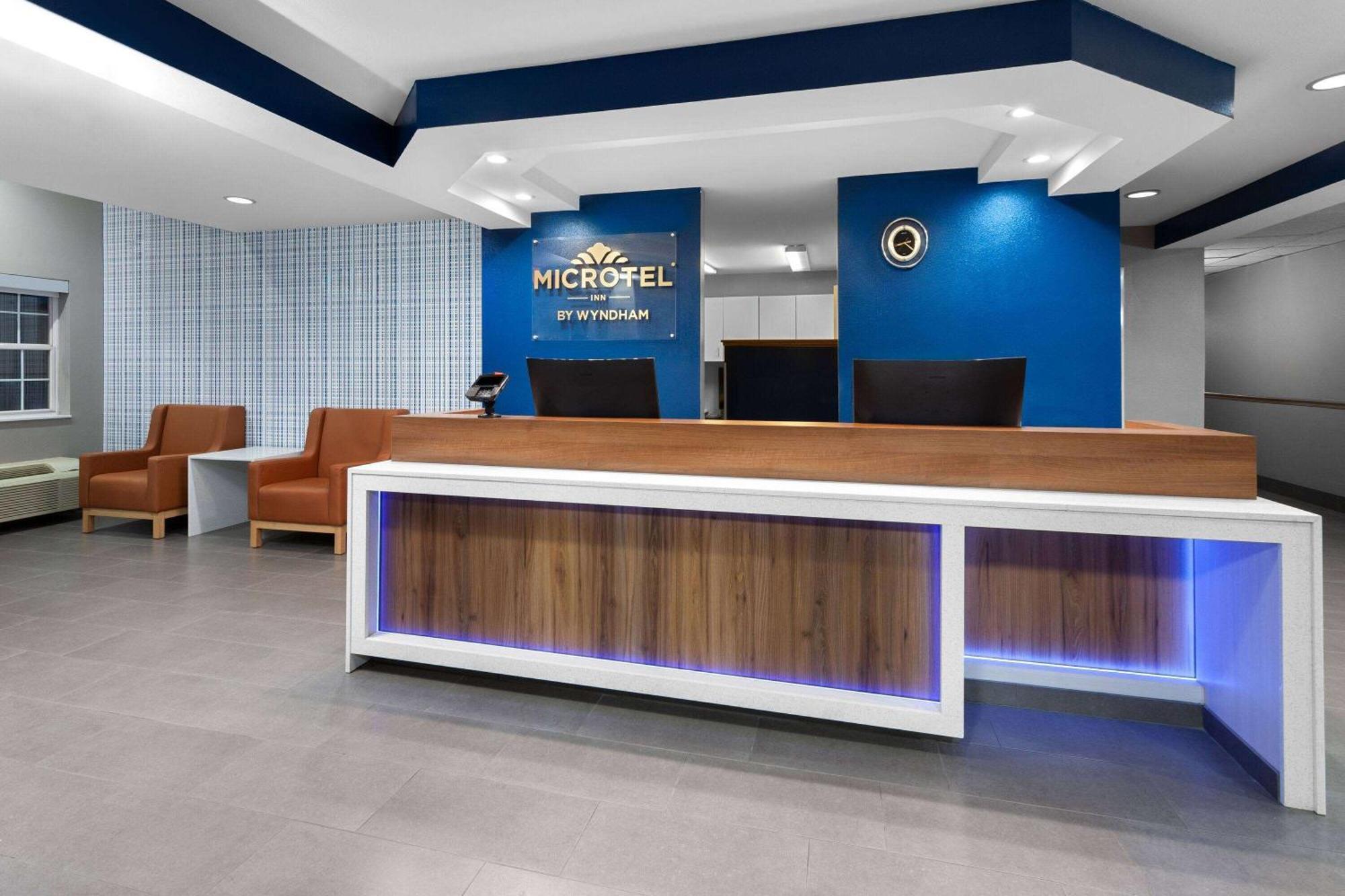 Microtel Inn By Wyndham Janesville Εξωτερικό φωτογραφία