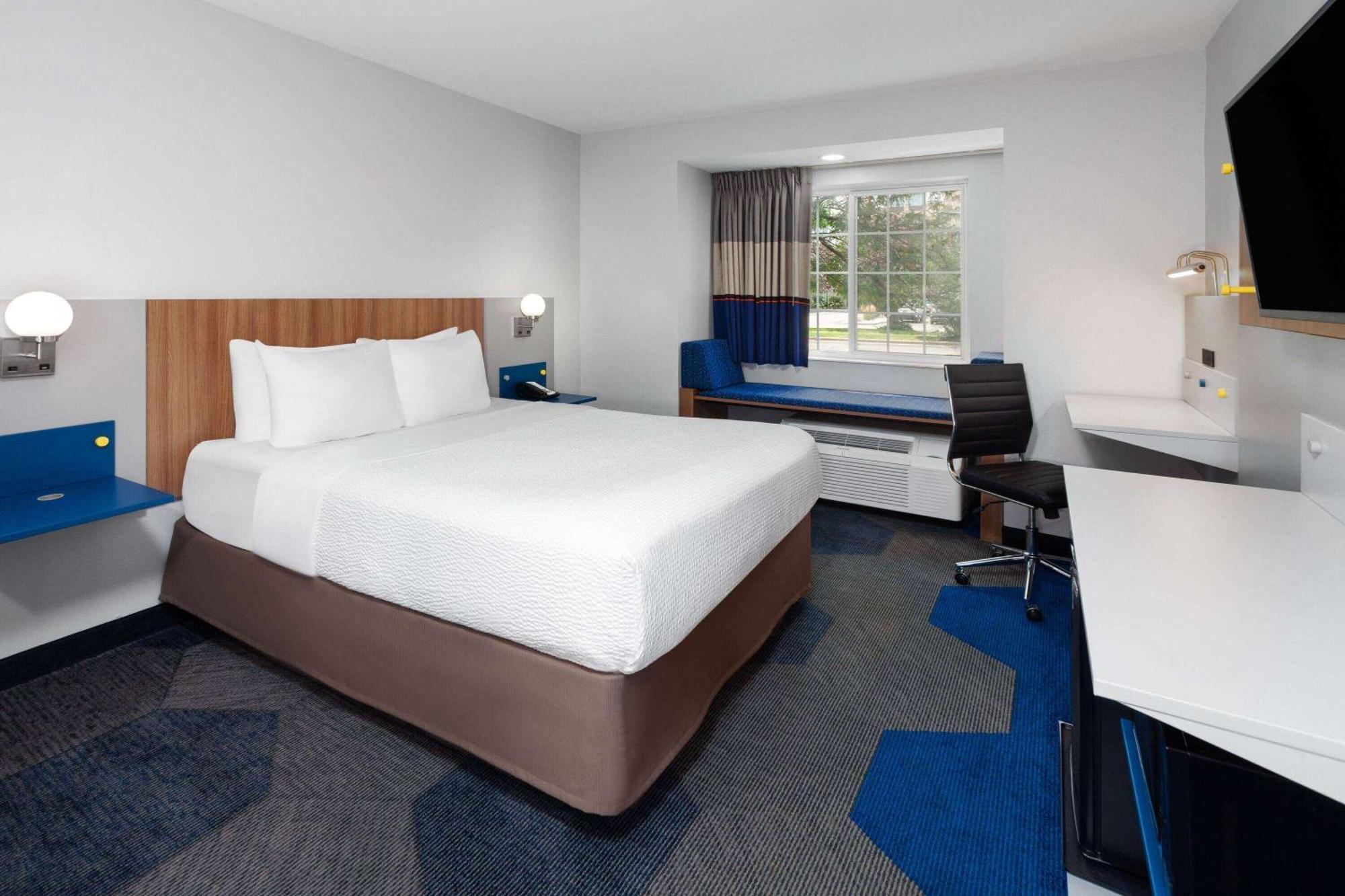 Microtel Inn By Wyndham Janesville Εξωτερικό φωτογραφία