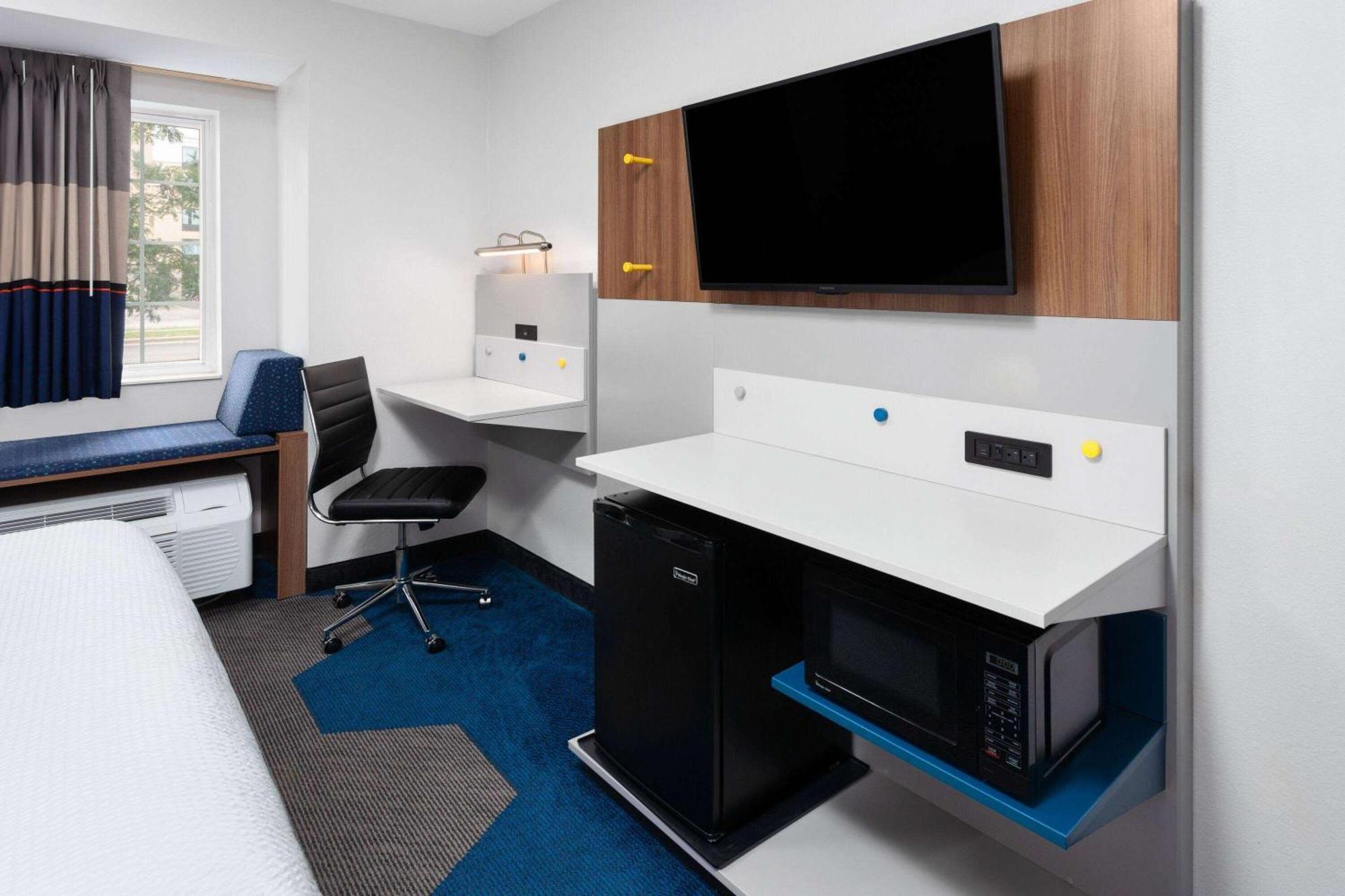 Microtel Inn By Wyndham Janesville Εξωτερικό φωτογραφία