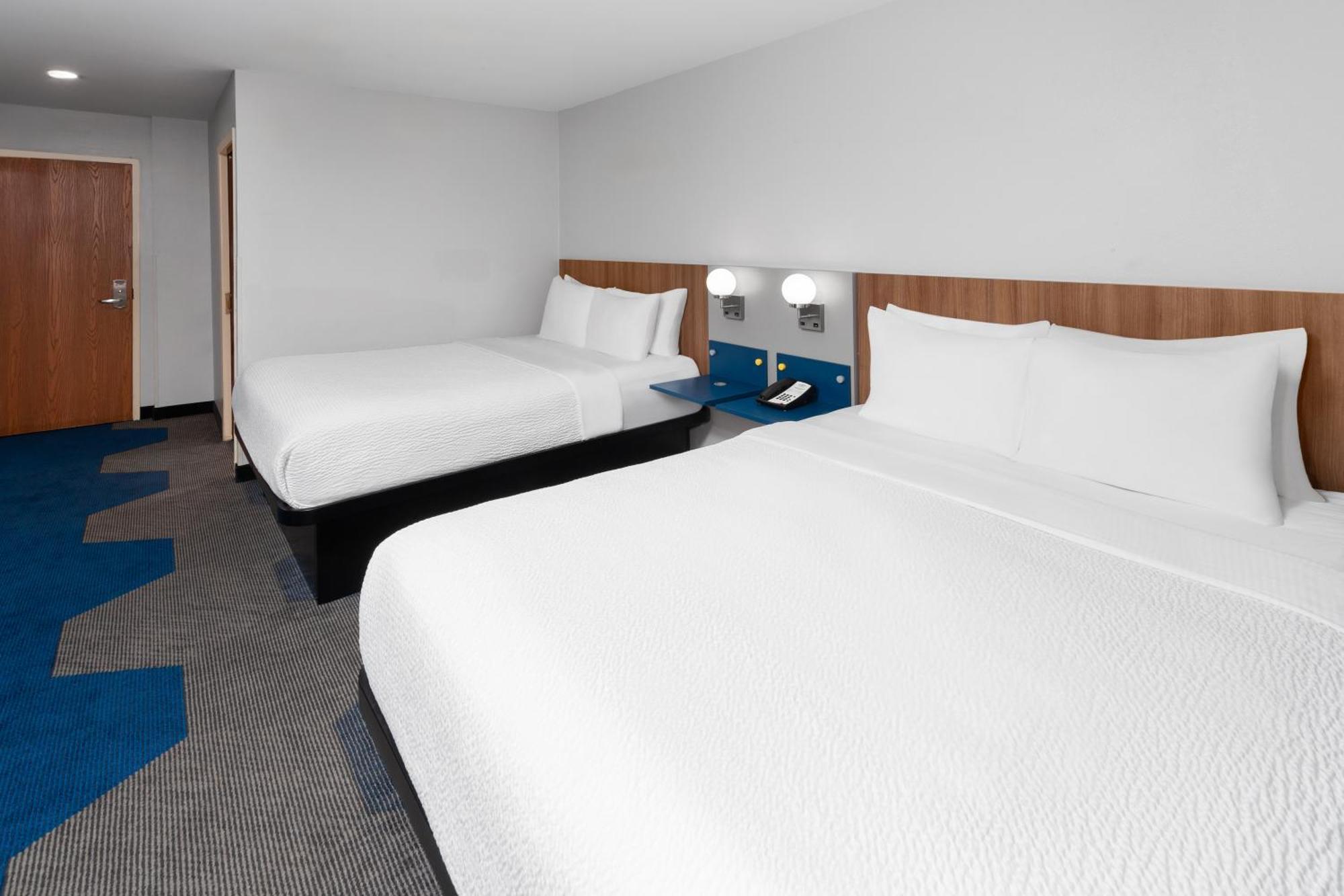 Microtel Inn By Wyndham Janesville Εξωτερικό φωτογραφία